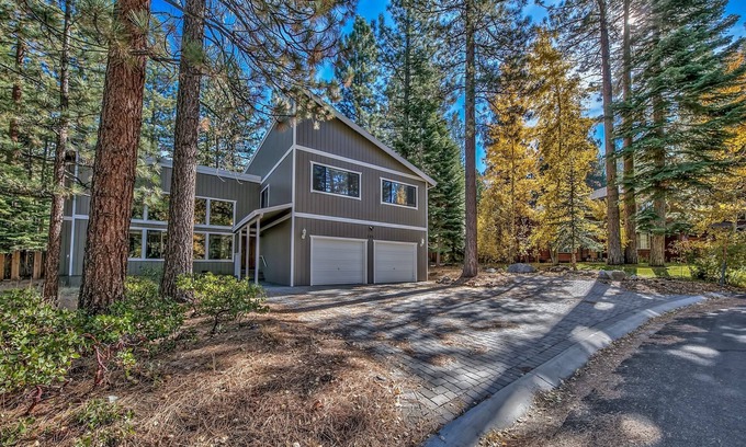 Lower Kingsbury House | The Meadow Drive Home In Beautiful Lake Tahoe Nevada, easy access - golf-hike