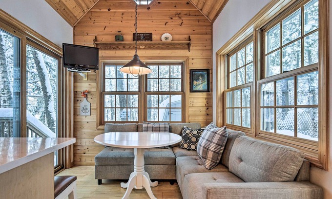Hazelhurst Cabin | 'The Minocqua Blue House' w/Private Beach & Pier