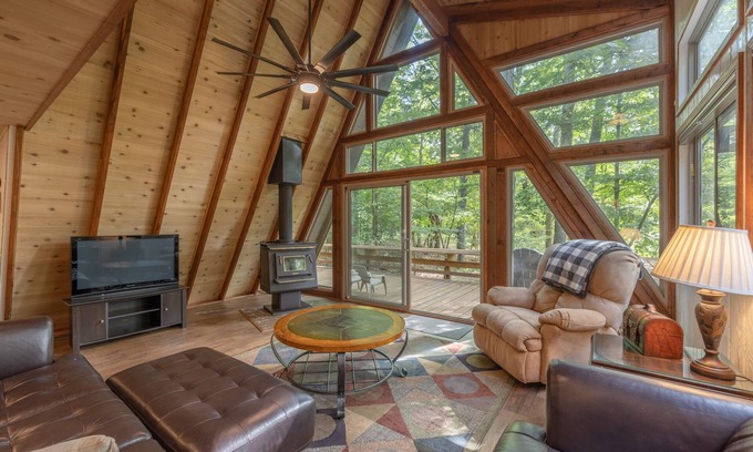 Wright City Ski Chalet | The Mitten Hideout by Innsbrook Vacations!