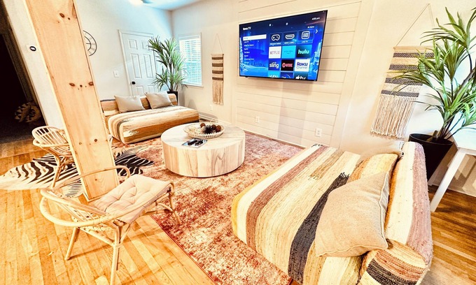 Chosewood Park House | The Modern Farmhouse - 6 bedroom 4 bath - Atlanta Beltline