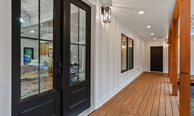 Bonner County House | The Modern Forest Retreat w/Hot Tubnn