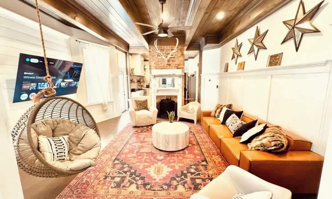 Peoplestown House | The Modern Victorian Charmer Hot Tub 5 bedroom 4 bath