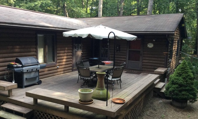 Perrysville Cabin | The Mohican Bunkhouse Cabin