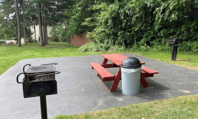 Lake George Apartment | The Mohican Resort Motel Groups House