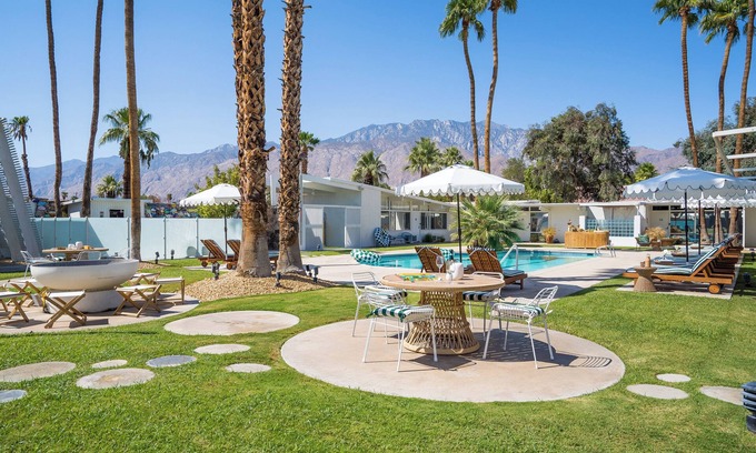 Desert Park Estates Hotel | The Monkey Tree Hotel Buyout by AvantStay | Hotel Buyout! Funky Rooms w/Pool