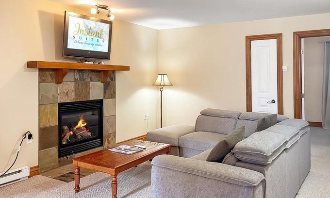 Mont-Tremblant Ski Chalet | The Mont-Tremblant Hideaway by InstantSuites