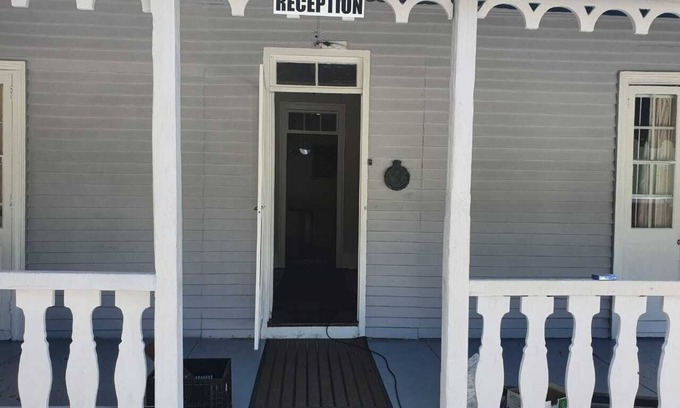 Port Elizabeth Central House | The Monument Guesthouse