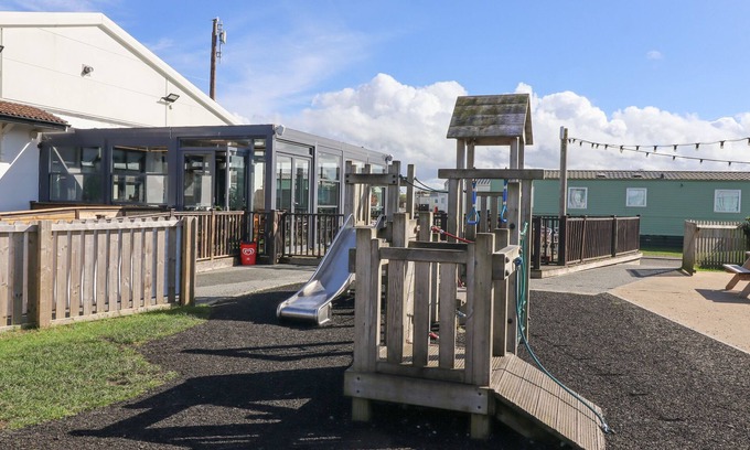 Heysham Cottage | THE MOON, OCEAN EDGE, pet friendly, with pool in Heysham