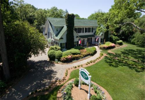 Dilworth Bed & Breakfast | The Morehead Inn