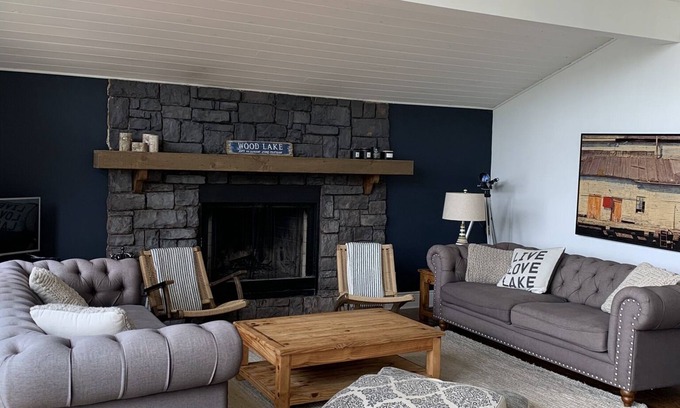 Bracebridge Cottage | The Most Spectacular Island Sunset View In Muskoka.