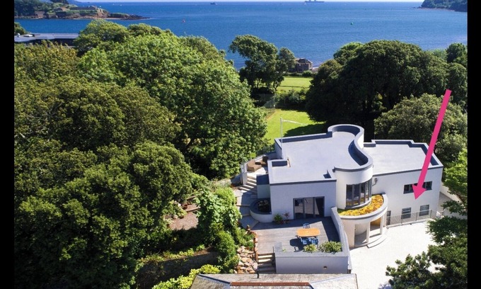 Plymouth Apartment | The Mount, 2 ensuite double rooms by The Royal William Yard