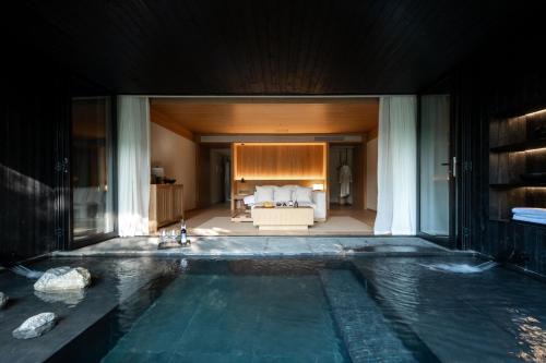 Guang'an Hotel | The Mount Route 上山上-抱翠