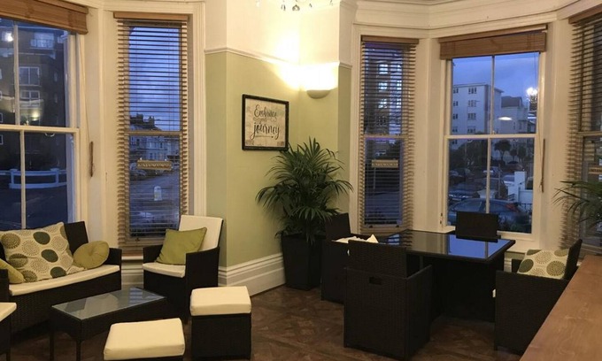 Eastbourne Seafront Bed & Breakfast | The Mowbray