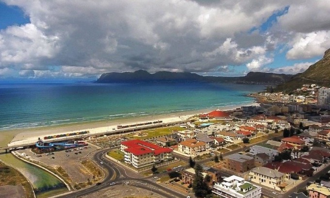 Muizenberg Bed & Breakfast | The Muize