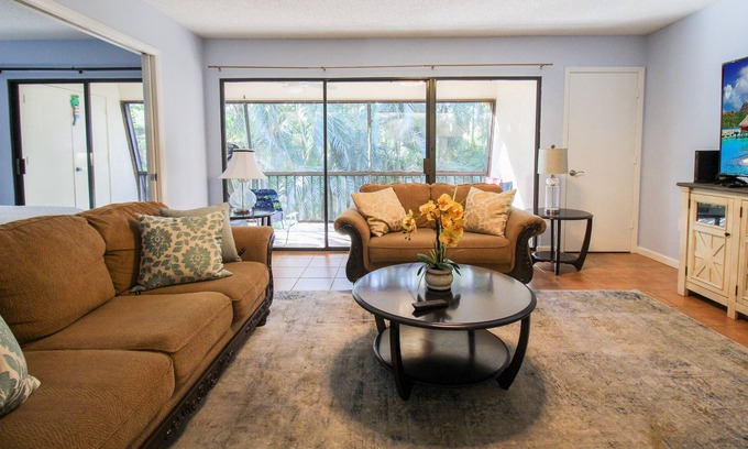 The Meadows Condo | The Nautical Nook: Charming 2 BR Condo In Pinebrook Hollow