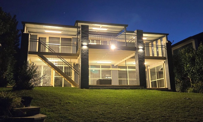 Lake Macquarie City Council House | The Nautilus at Lake Macquarie | Indoor Heated Pool | Kayaks | Jetty