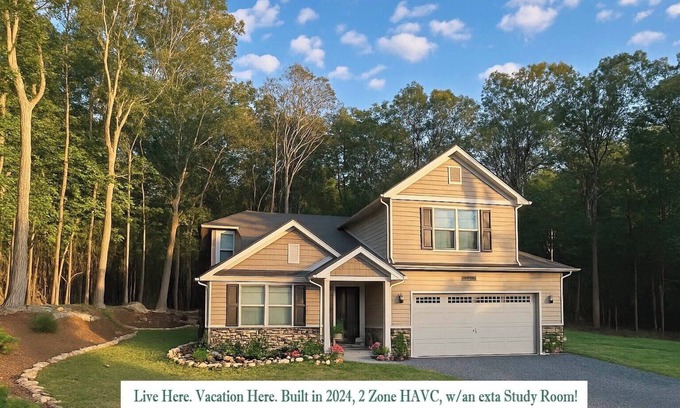 East Stroudsburg House | The Nest and Nook in The Poconos! Built in 2024, 2 Zone HAVC, plus a Study Room!