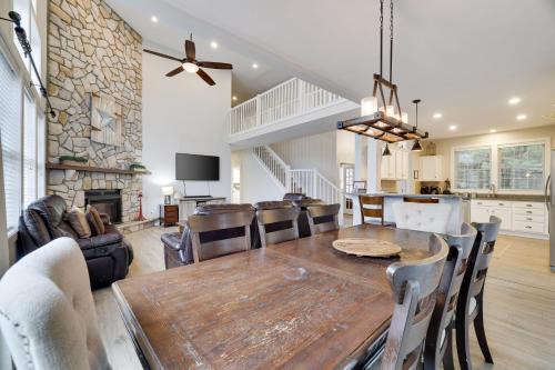 Pocono Pines House | The Nest at Pinecrest by AvantStay Spacious Deck Game Room Fire Pit
