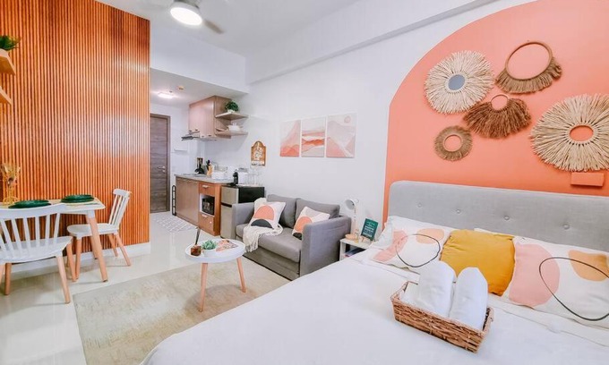 Las Pinas Apartment | THE NEST LP-Stylish Condo near SM w/WIFI,NETFLIX