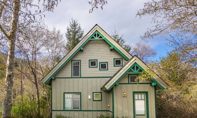Yachats Cabin | The Nest - Quiet Water Cabin