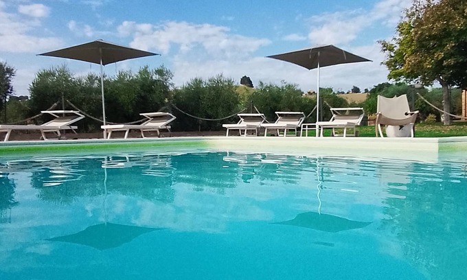 Bettolelle Apartment | The Nest, Villa Pedossa, attic in villa with pool 7km from the sea, Senigallia