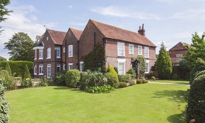 Hayling Island Hotel | The Newtown House Hotel