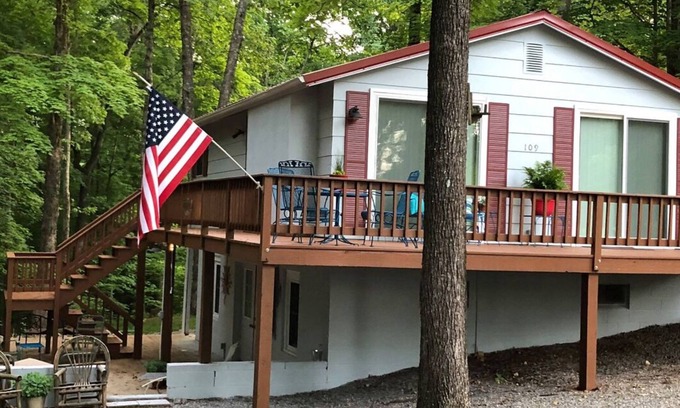 Cadiz Cottage | The No Wake Zone Cozy, Quiet Lake Area Property
