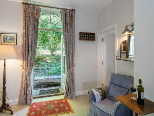 Shrewton House | The Nook At Henge Estate