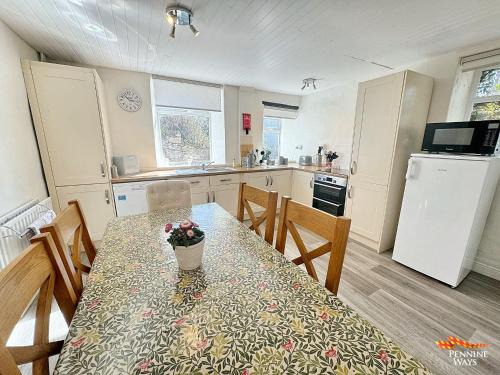 Alston House | The Nookery - Cosy Cottage in the Heart of Town
