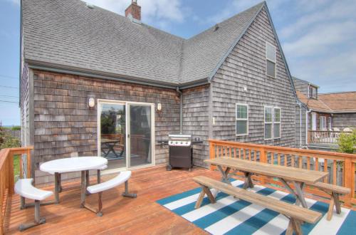 Seaside House | The Nordic House in the Cove - Meredith Lodging