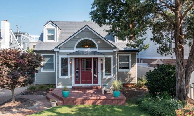 Northeast Virginia Beach House | The North End Bungalow
