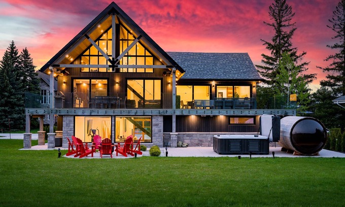 The Blue Mountains Ski Chalet | The Northern Escape HOT TUB & SAUNA!