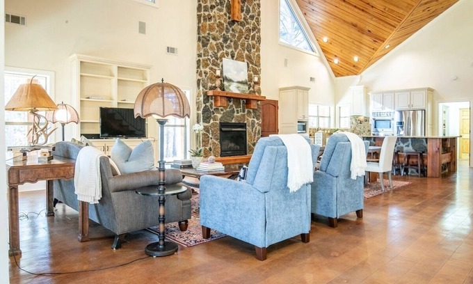 Lafayette County House | The O Stone, 3BR Cabin Retreat by VelvetDitchVillas