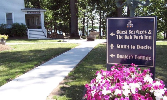 North Rose Cabin | The Oak Park Inn @ Oak Park Marina & Resort~ The Ultimate Vacation Getaway!