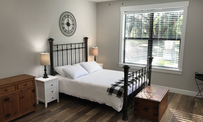 Oakland Apartment | The Oak View Place.