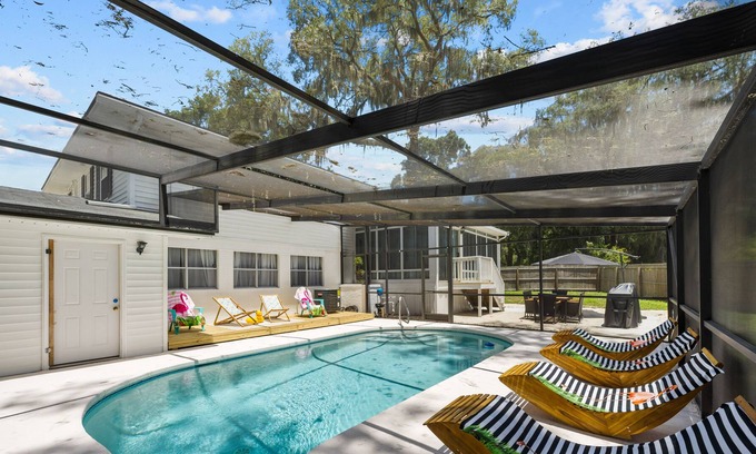 St. Johns Bluff House | The Oasis Retreat Jax II Villa w/pool!!