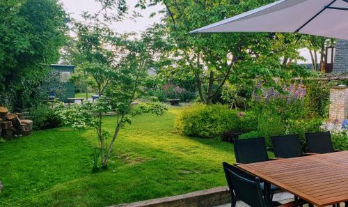 Mickleton House | The Old Bank Beautiful Cotswold House with Huge Garden