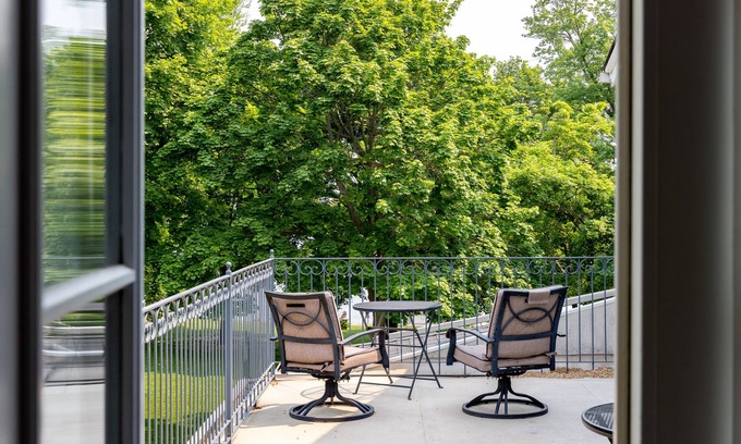Old Town Historic District Bed & Breakfast | The Old Bank House Bed & Breakfast
