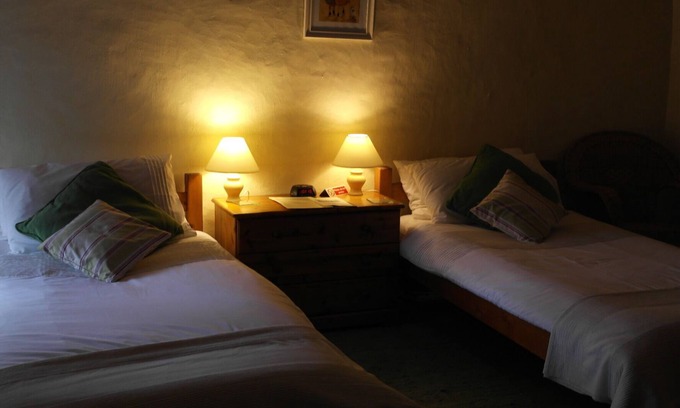 Rhoose Bed & Breakfast | The Old Barn