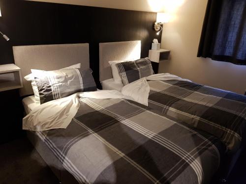 Oxford Hotel | The Old Black Horse Inn