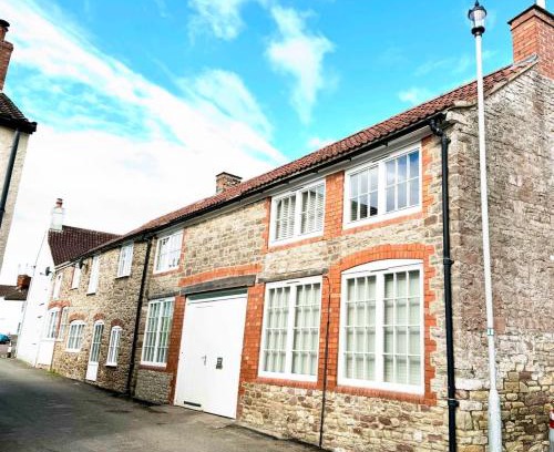 Thornbury House | The Old BlackSmiths