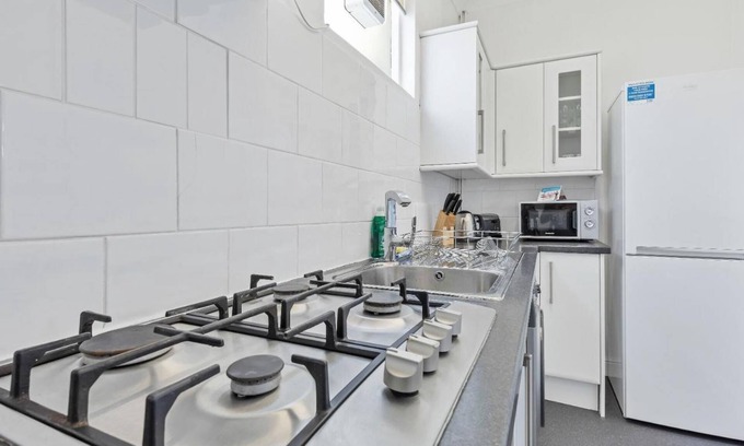 Kemptown House | The Old Brewery House 2 Double Bedrooms Parking