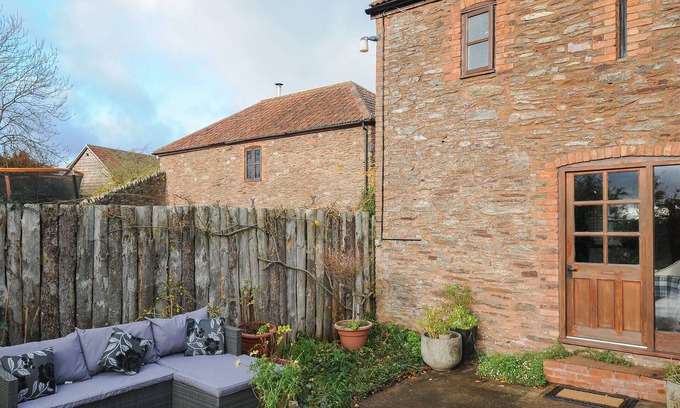 Burrowbridge Cottage | THE OLD CORNSTORE, character holiday cottage in North Petherton