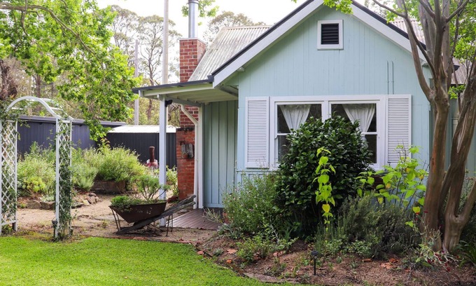 Tomerong Cottage | The Old Cottage - Country Couples Retreat