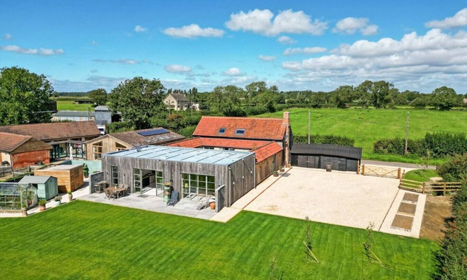Crudwell House | The Old Dairy: A Stunning Detached Rural Retreat