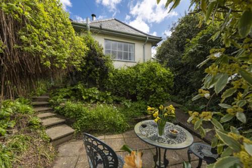 Mousehole House | The Old Exchange