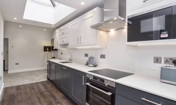 York Apartment | The Old Hotel - Mad Alice