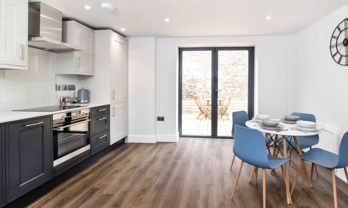 York Apartment | The Old Hotel - Three Cranes