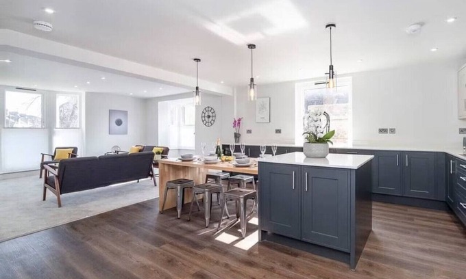 York Apartment | The Old Hotel - Whip-Ma-Whop-Ma
