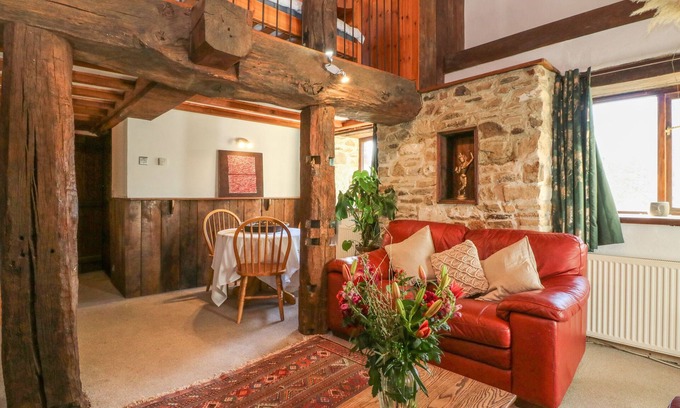 Okehampton House | THE OLD MILL, pet friendly, character holiday cottage in Bridestowe